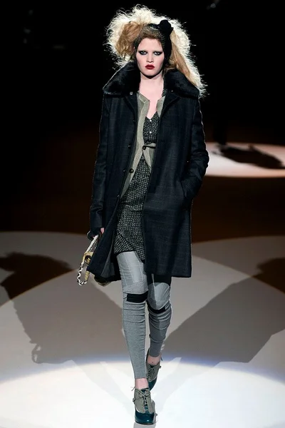 Look 4